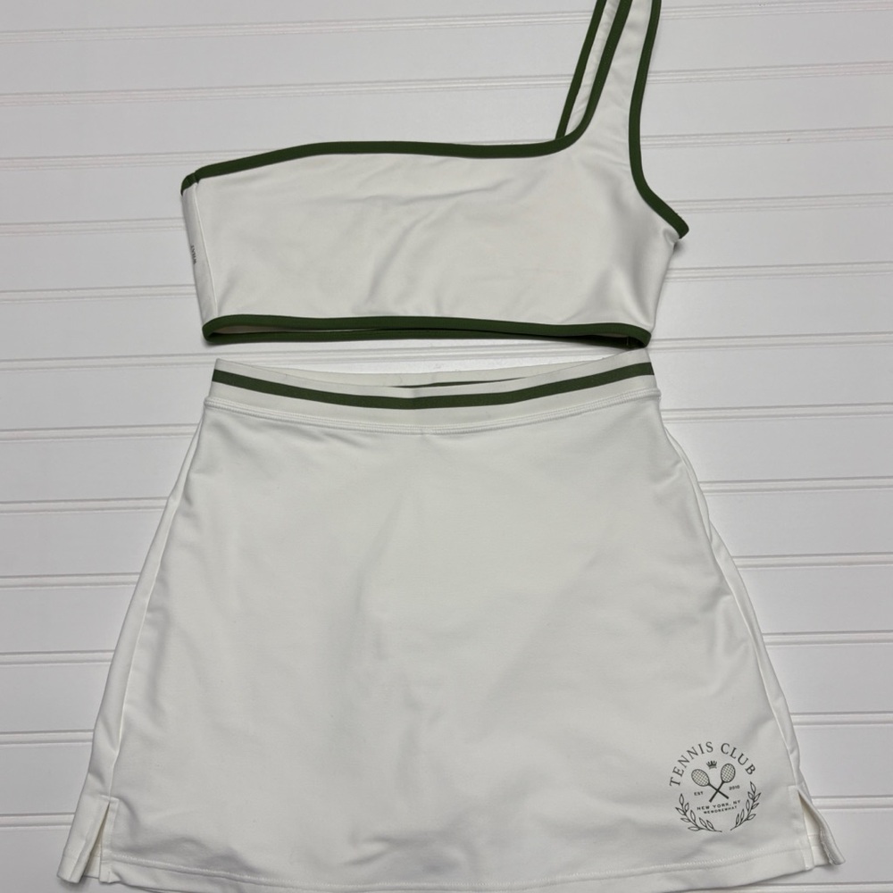 WeWoreWhat White and Green One-Shoulder Tennis Skirt Set (XS/S)